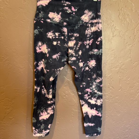 lululemon athletica Pants - lululemon athletica Blue and Pink Cropped Leggings - 8